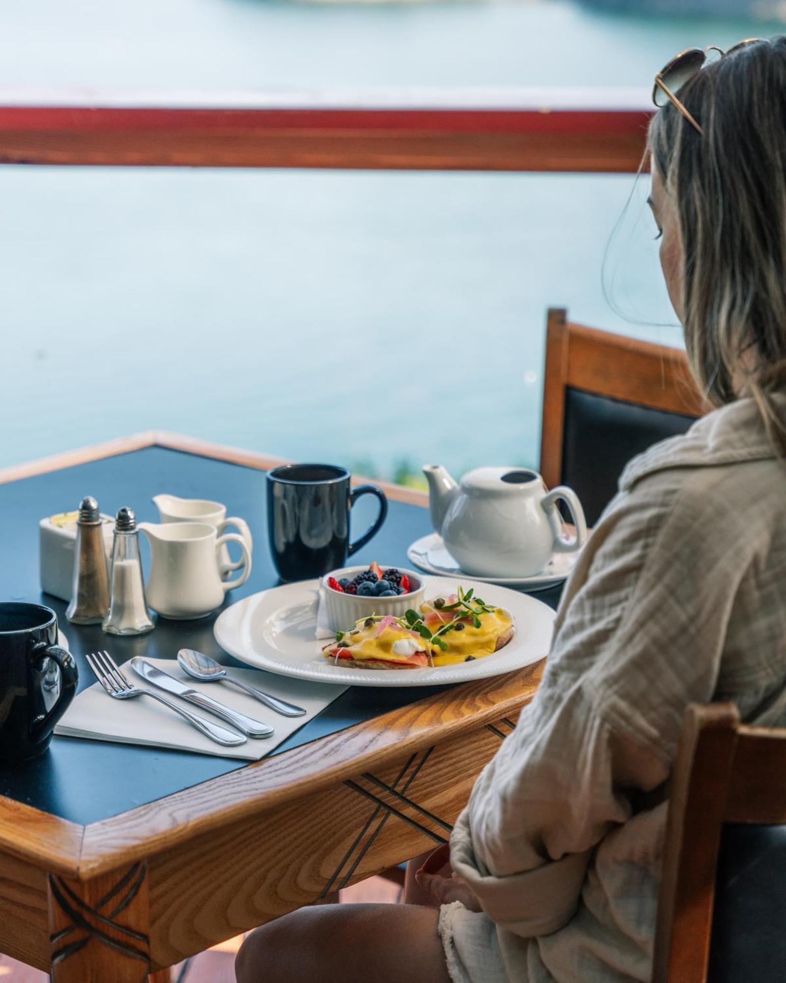 West Coast Wilderness Lodge Egmont Екстер'єр фото