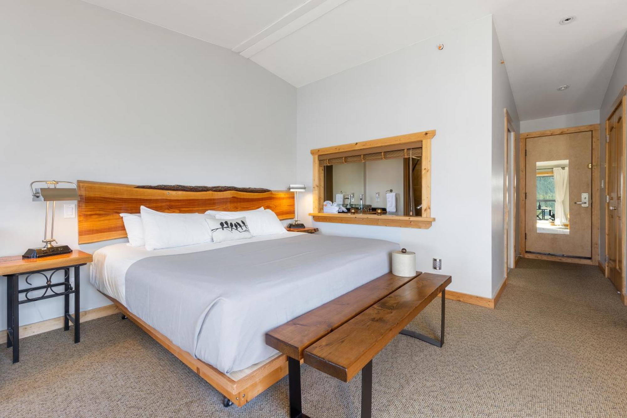 West Coast Wilderness Lodge Egmont Екстер'єр фото