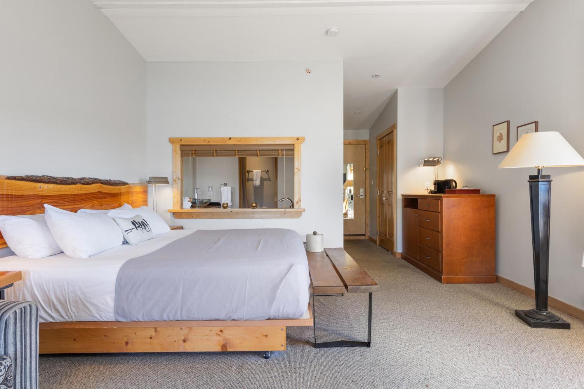 West Coast Wilderness Lodge Egmont Екстер'єр фото