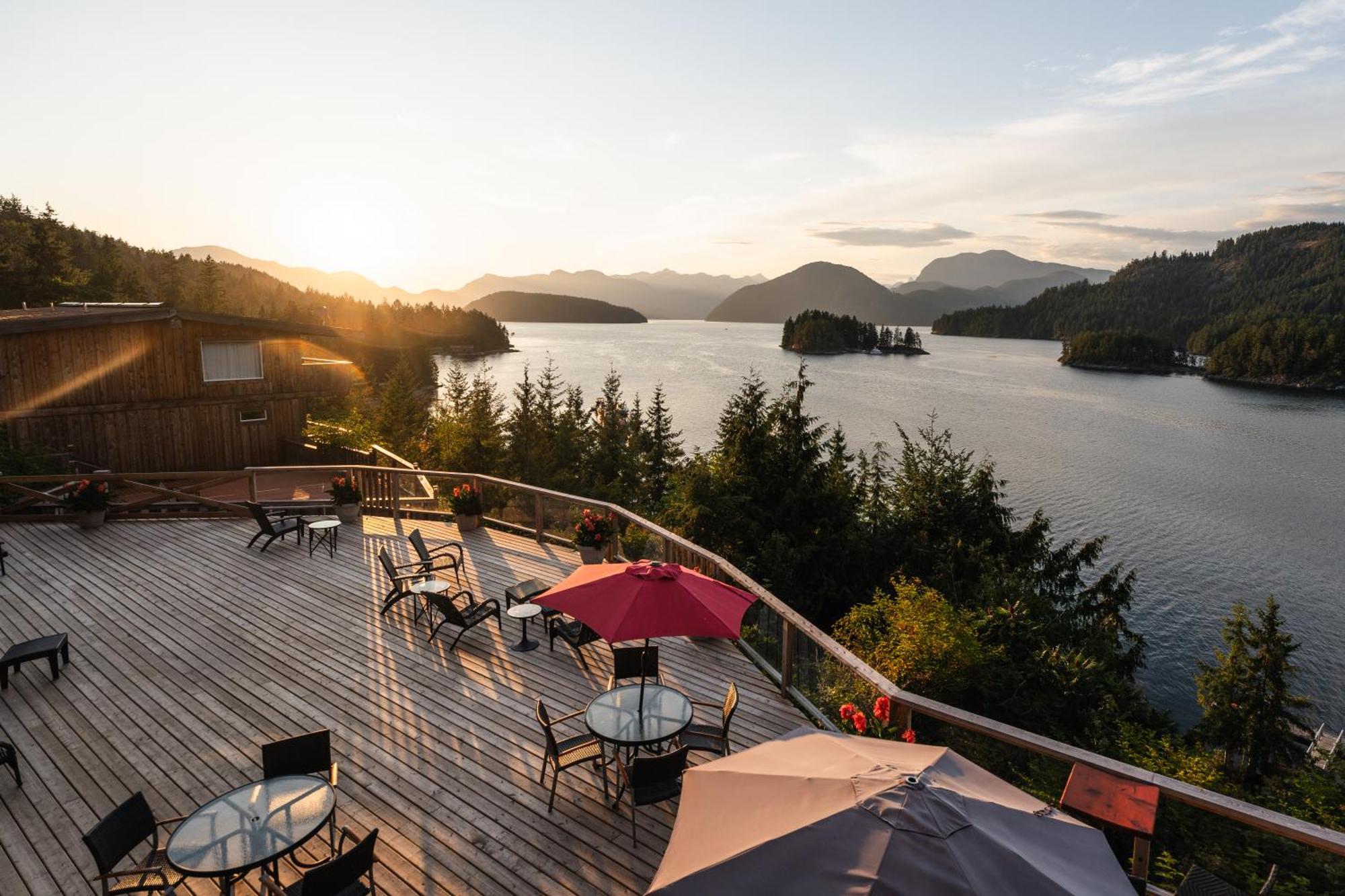 West Coast Wilderness Lodge Egmont Екстер'єр фото