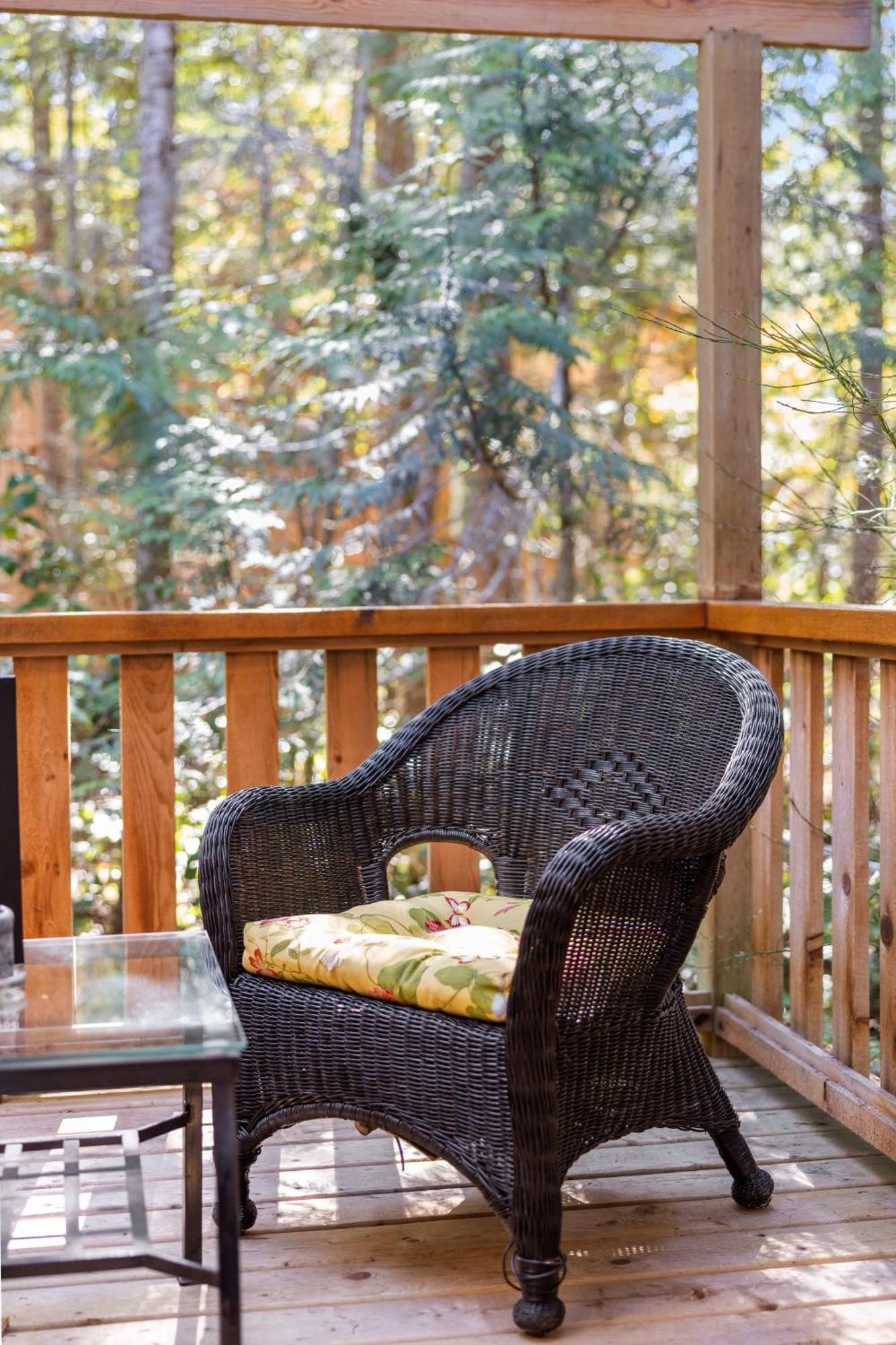 West Coast Wilderness Lodge Egmont Екстер'єр фото